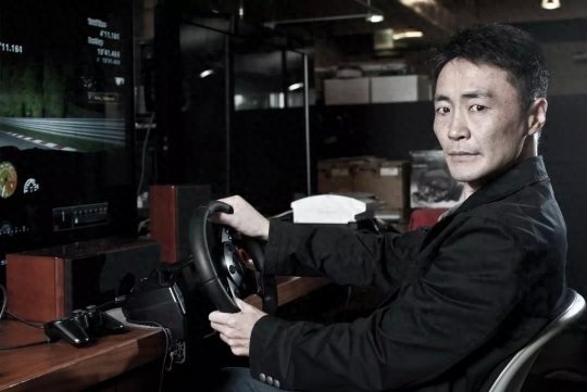 无驾照制作人打造最强赛车游戏，销量近8000万！